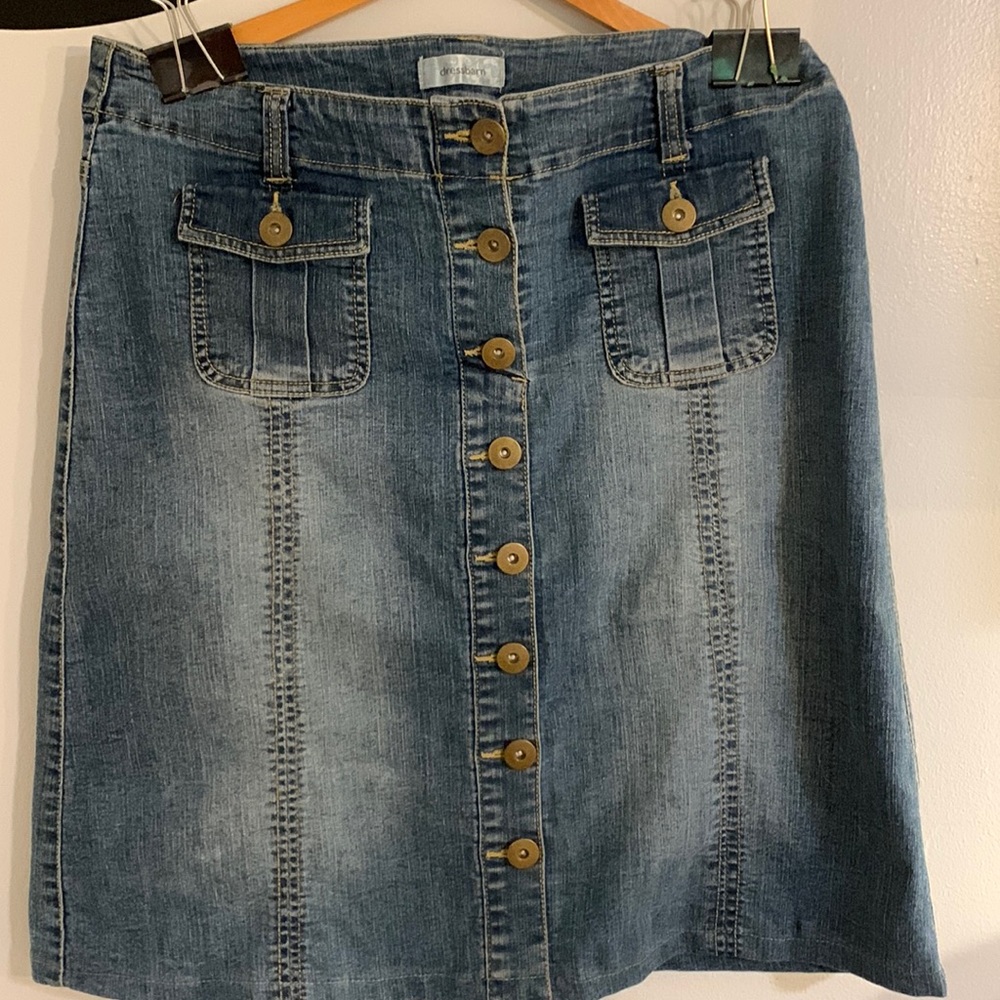 Dress barn stonewashed denim skirt size 12
